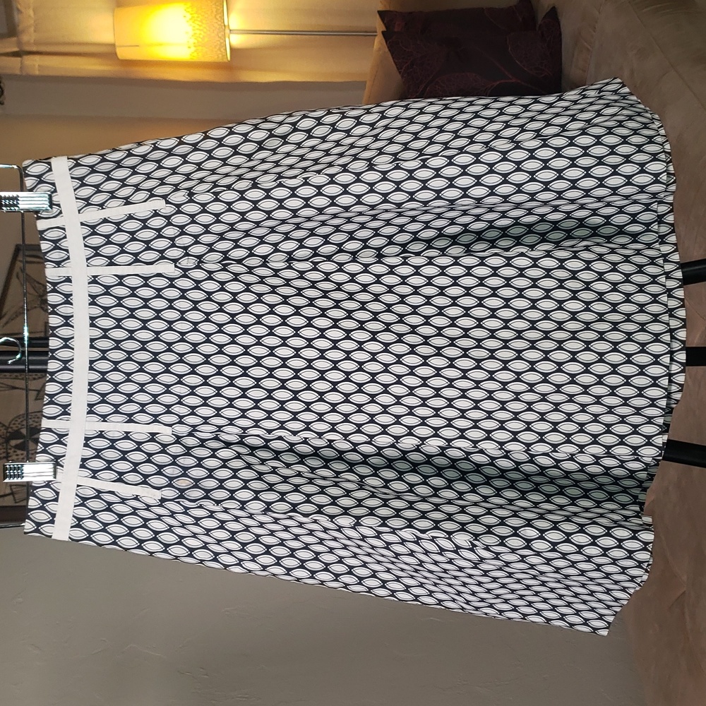 Gap black and white patterned A line skirt